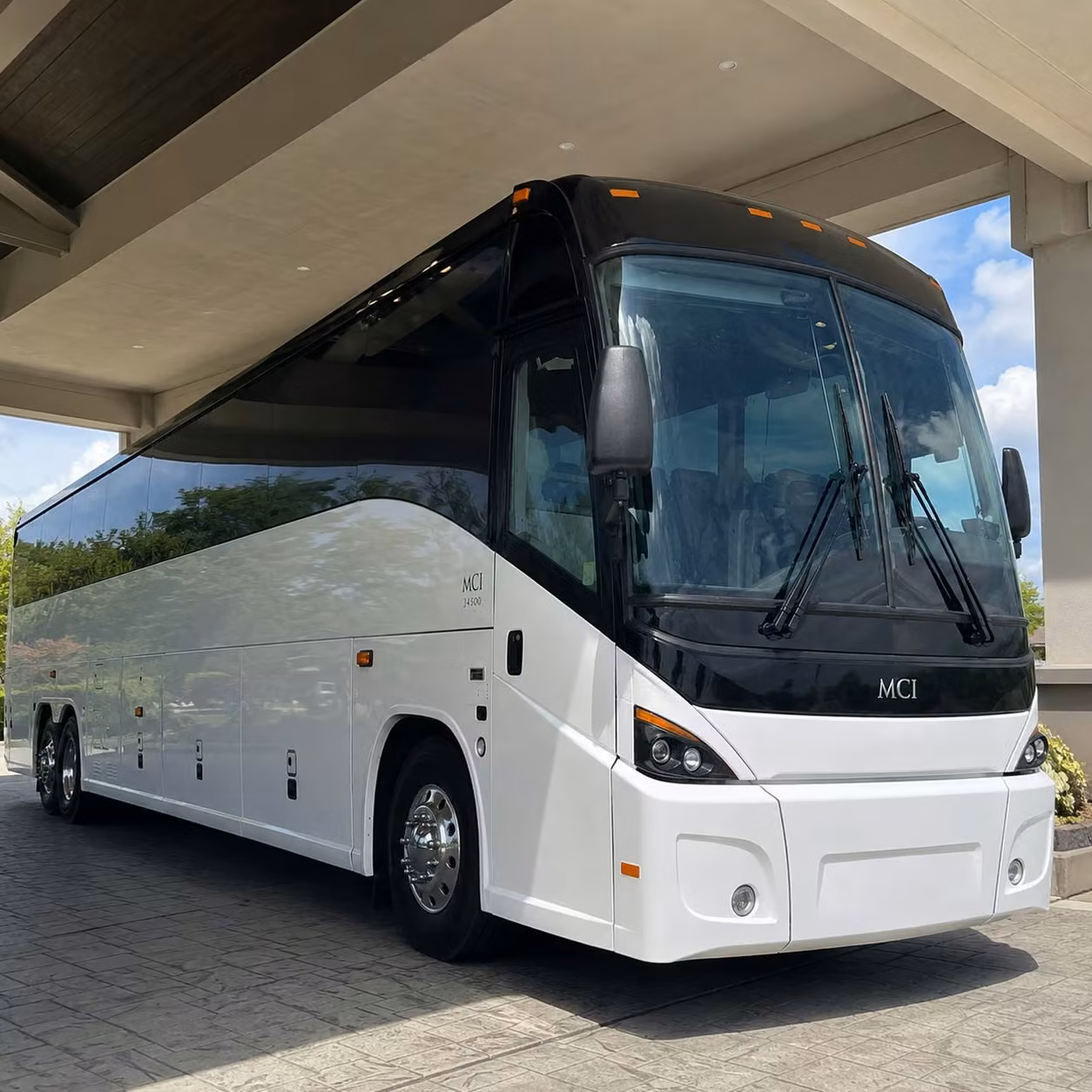 daily commuter shuttles for coachella valley businesses